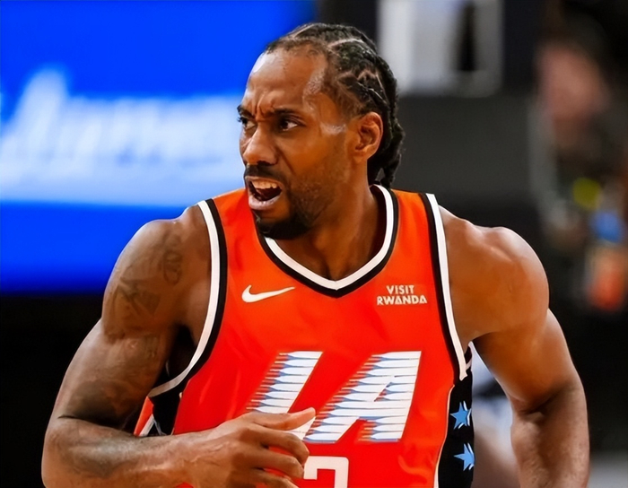 伦纳德伤情官宣！诊断左脚踝扭伤，伤停时间未知，幸好不是大伤！|小卡|快船|NBA常规赛|洛杉矶快船队|nba_新浪体育_新浪新闻